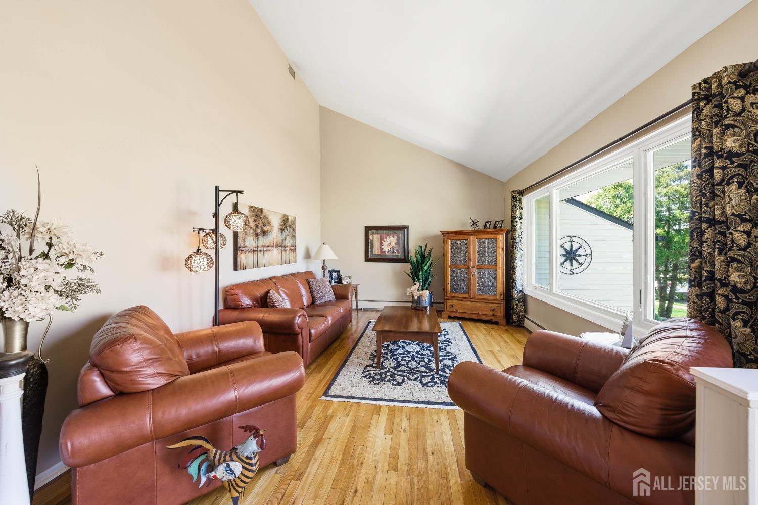 96 Drake, Colonia, NJ, 07067