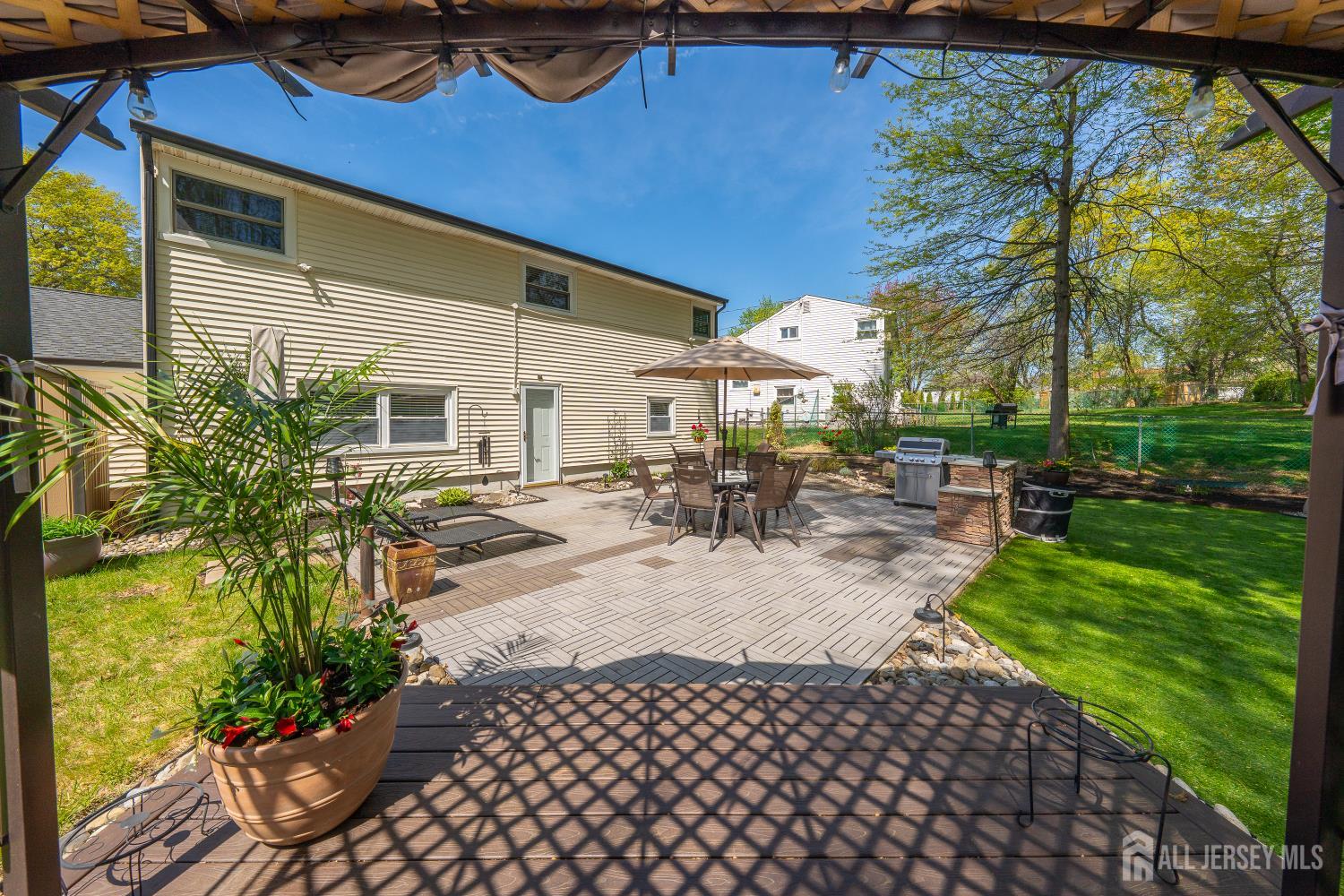 96 Drake, Colonia, NJ, 07067