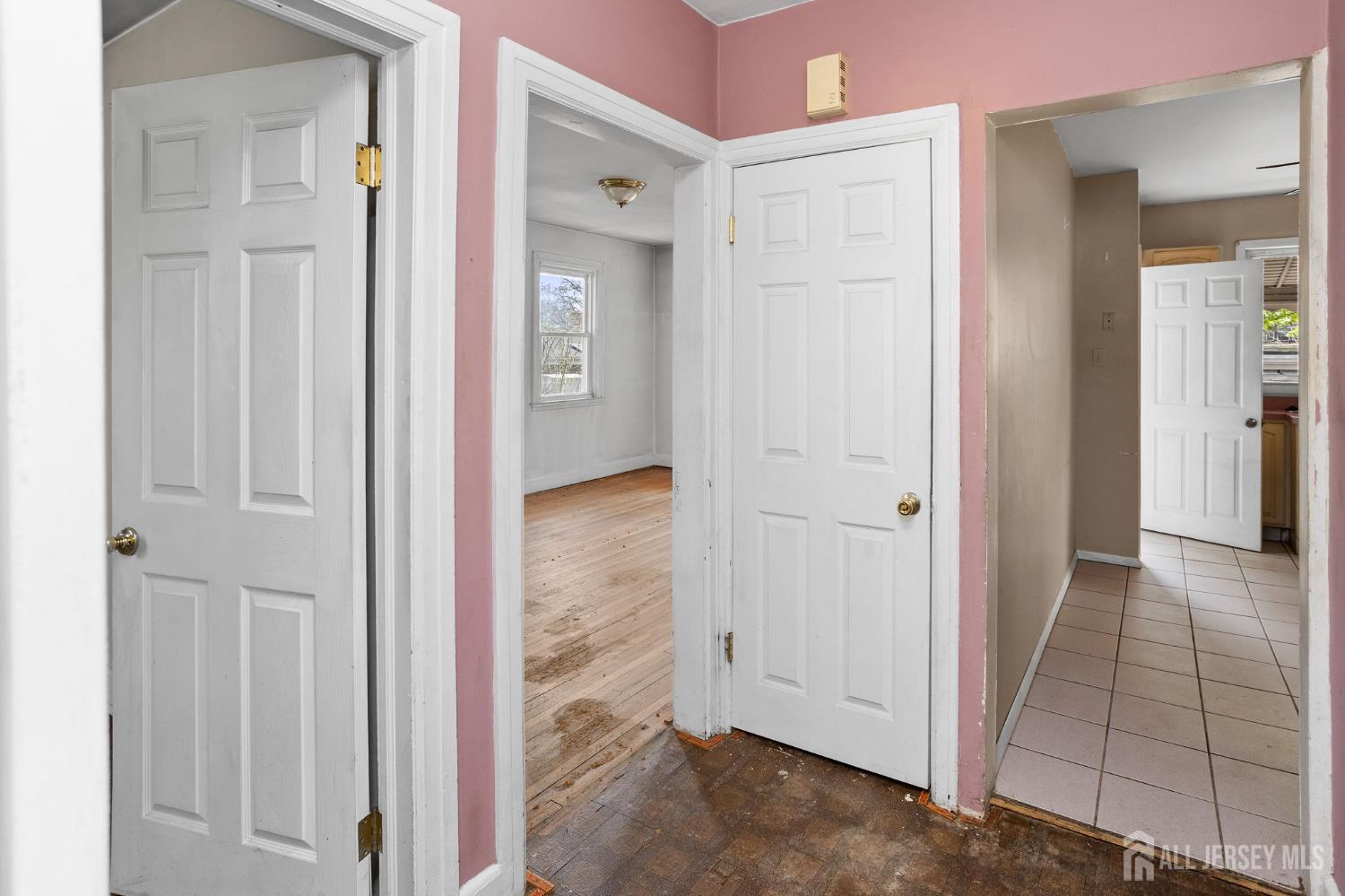 35 Melbourne, Woodbridge Proper, NJ, 07095