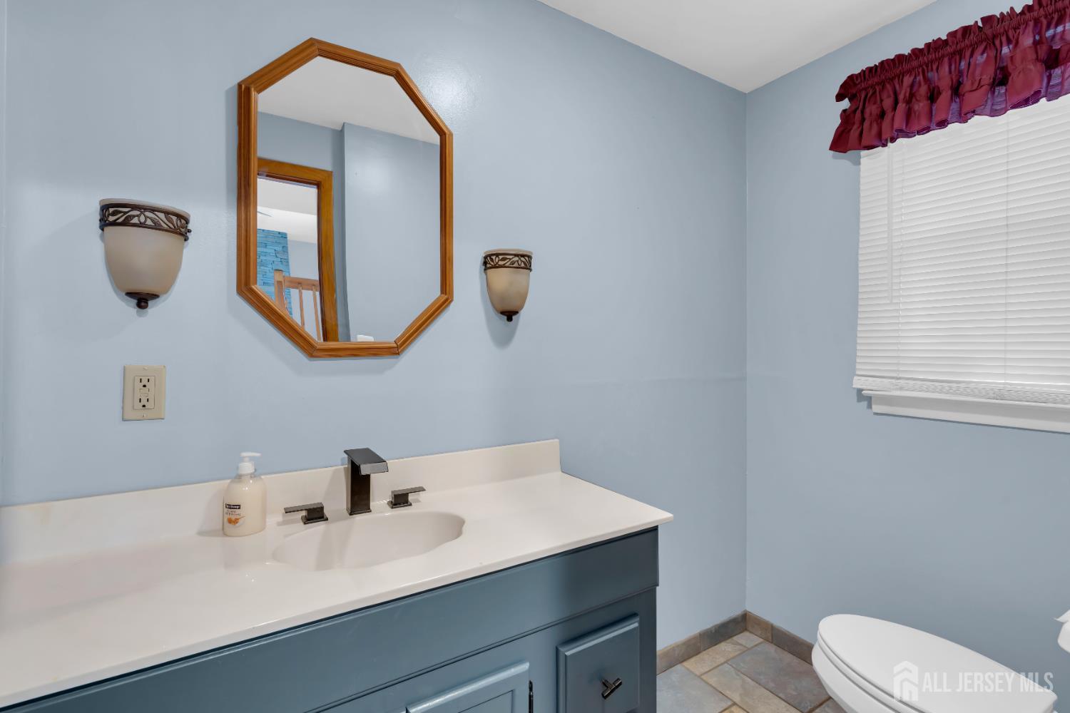 17 Hollywood, Woodbridge Proper, NJ, 07095