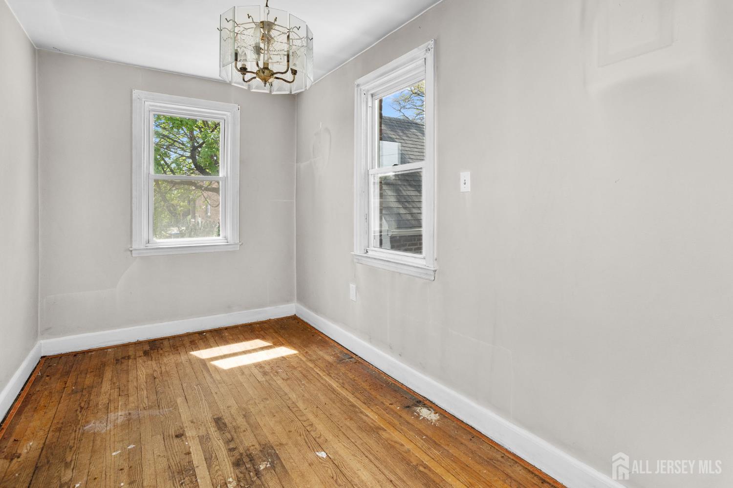 35 Melbourne, Woodbridge Proper, NJ, 07095