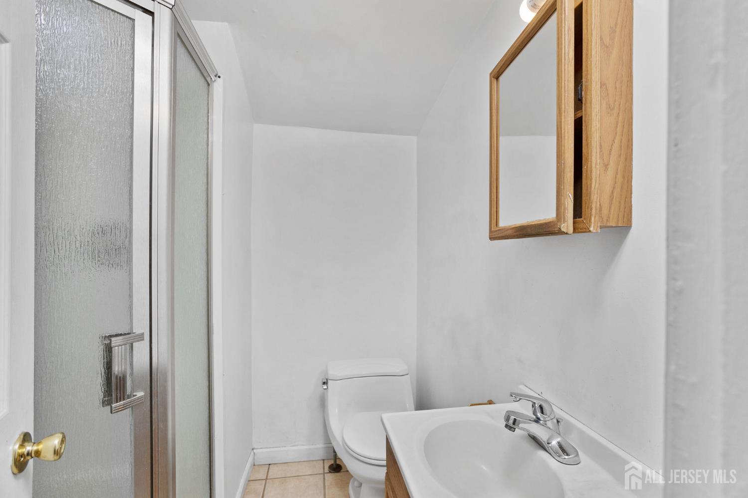 35 Melbourne, Woodbridge Proper, NJ, 07095