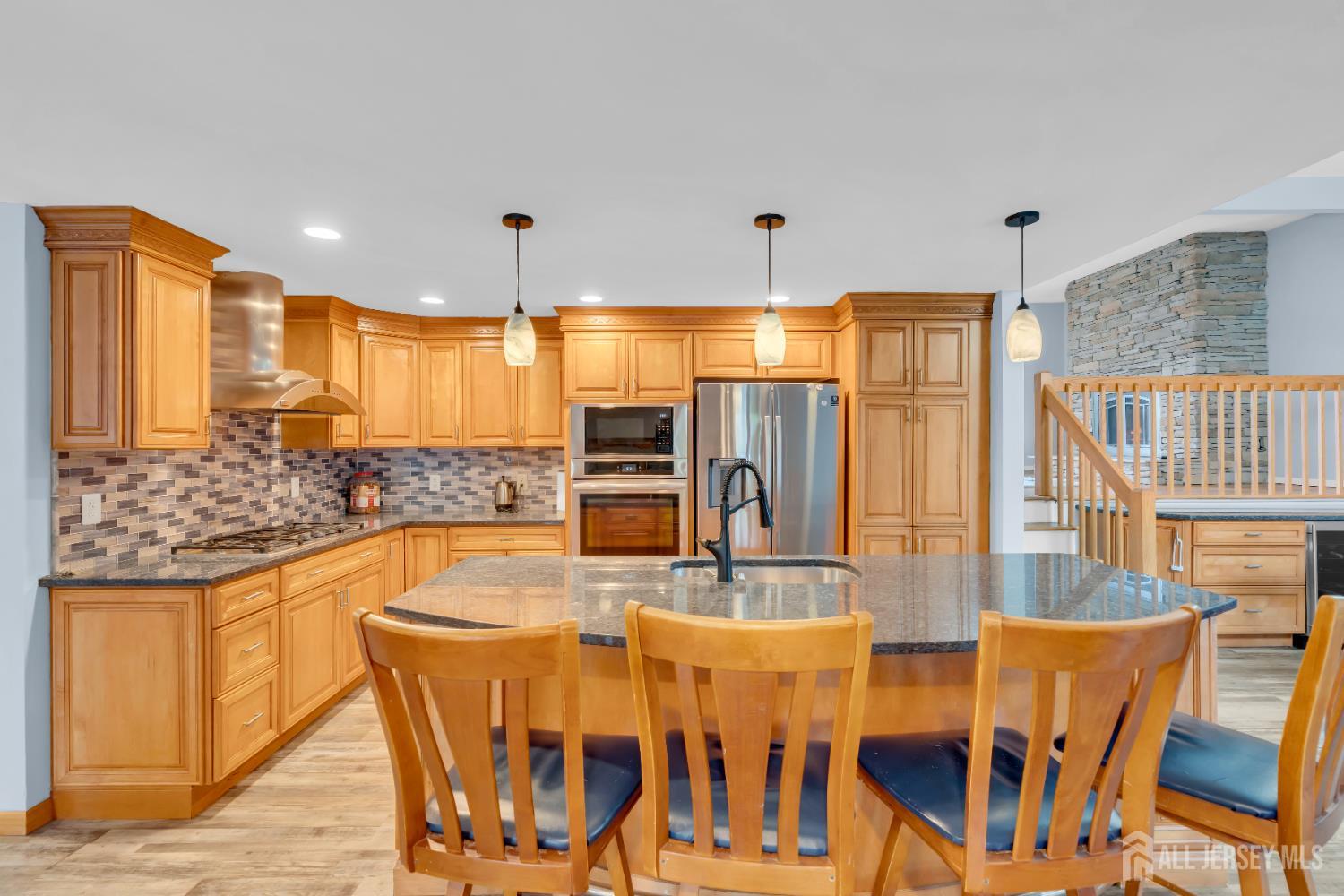 17 Hollywood, Woodbridge Proper, NJ, 07095