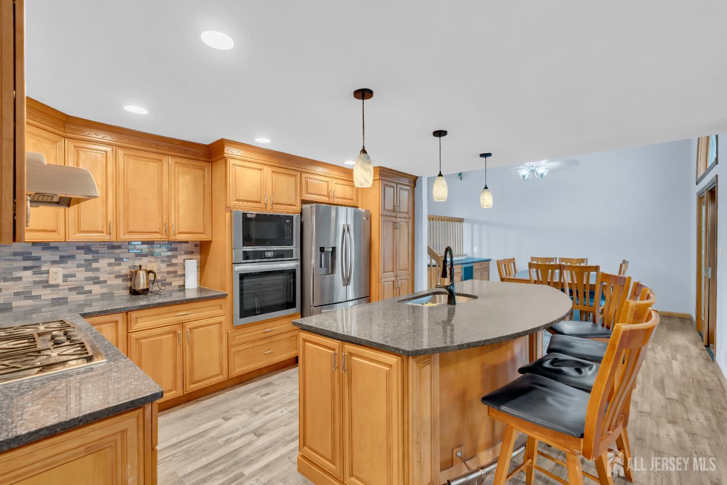 17 Hollywood, Woodbridge Proper, NJ, 07095