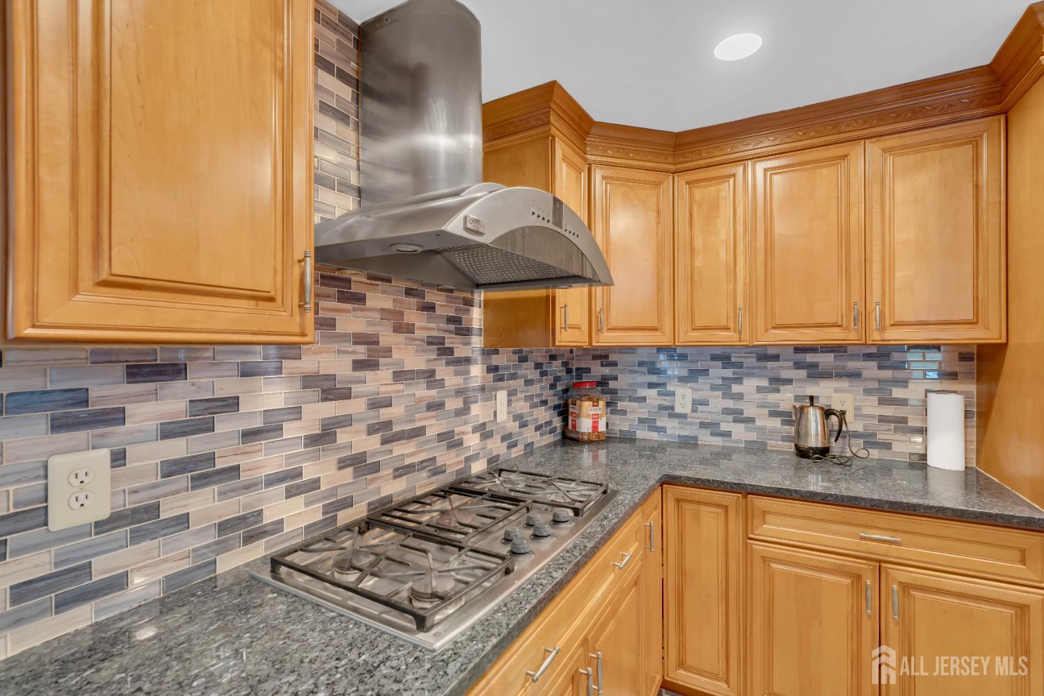 17 Hollywood, Woodbridge Proper, NJ, 07095