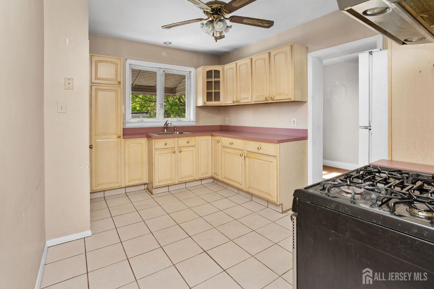 35 Melbourne, Woodbridge Proper, NJ, 07095