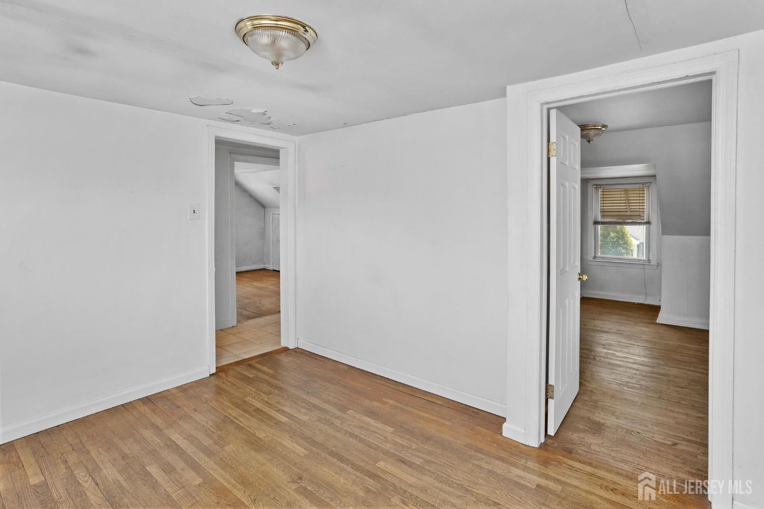 35 Melbourne, Woodbridge Proper, NJ, 07095