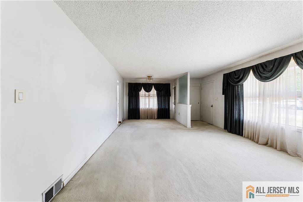 126 Villanova, Lawrence, NJ, 08648