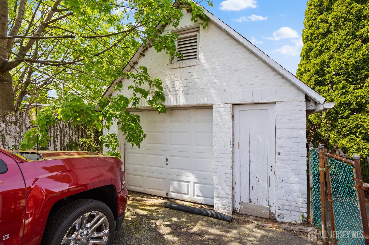 35 Melbourne, Woodbridge Proper, NJ, 07095