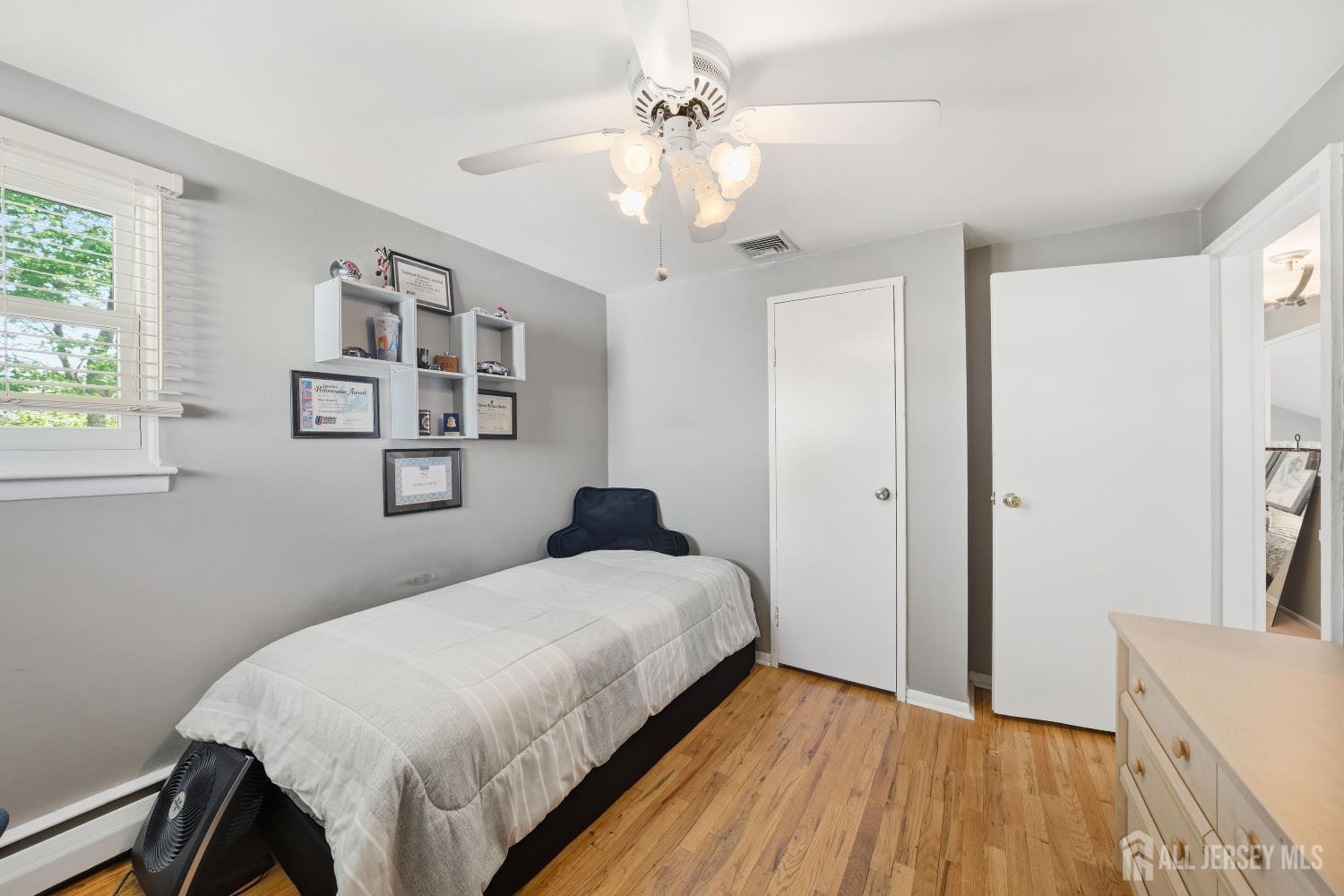 96 Drake, Colonia, NJ, 07067