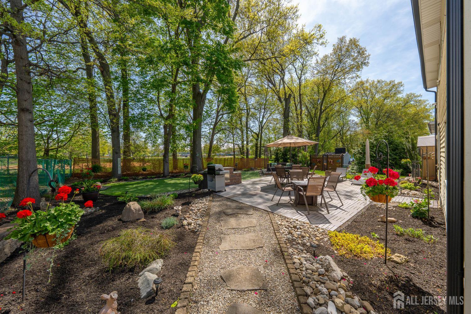 96 Drake, Colonia, NJ, 07067