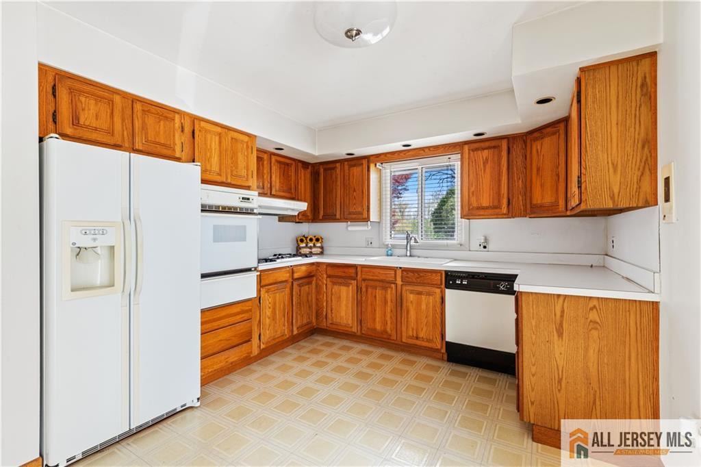 126 Villanova, Lawrence, NJ, 08648