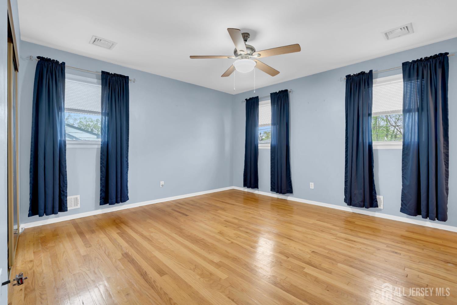 17 Hollywood, Woodbridge Proper, NJ, 07095