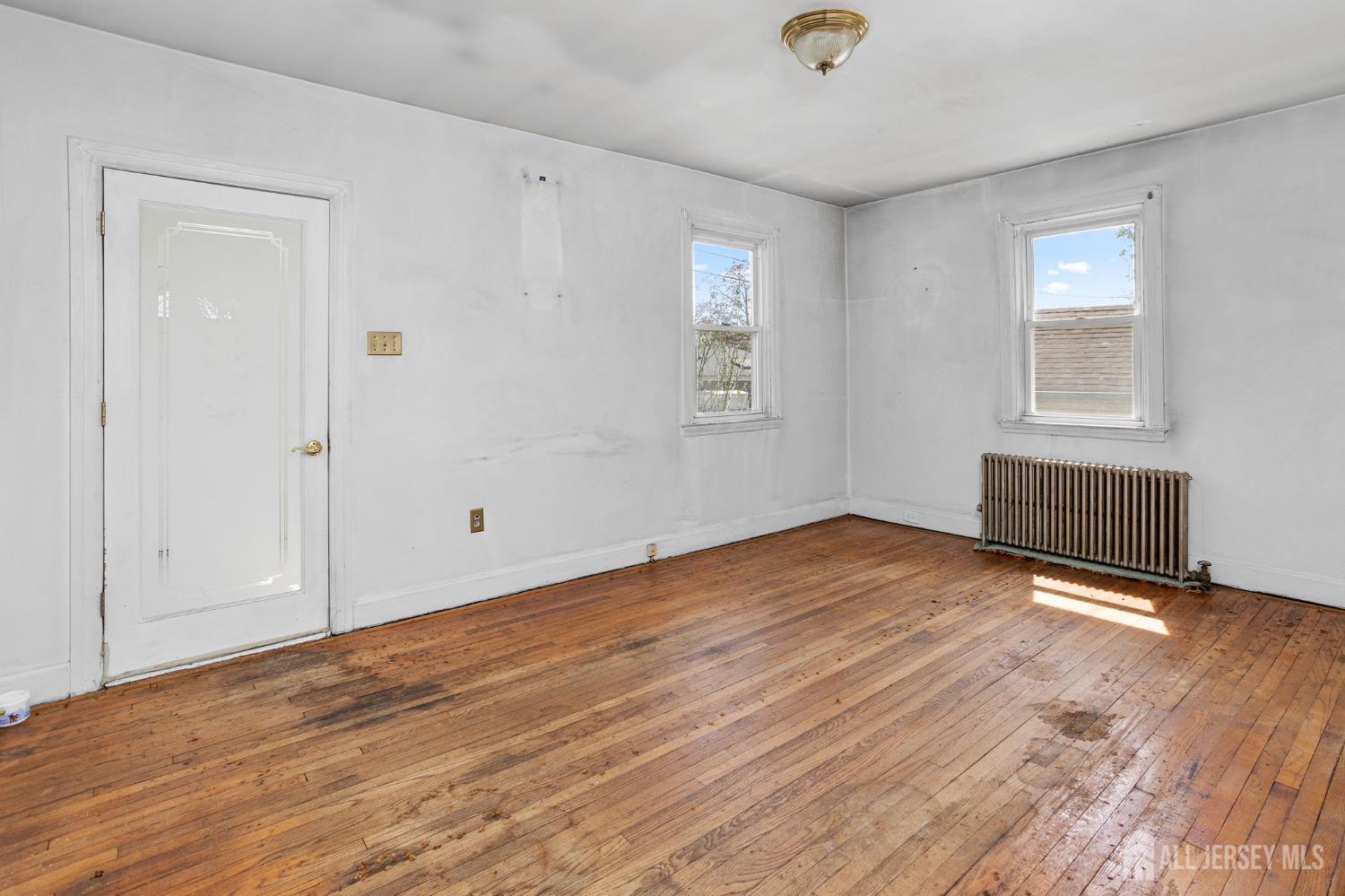 35 Melbourne, Woodbridge Proper, NJ, 07095