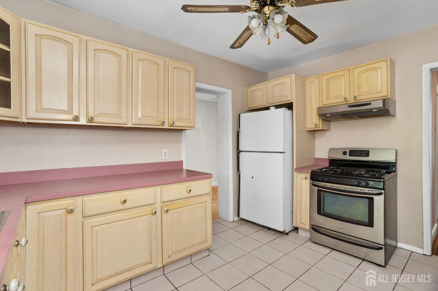 35 Melbourne, Woodbridge Proper, NJ, 07095