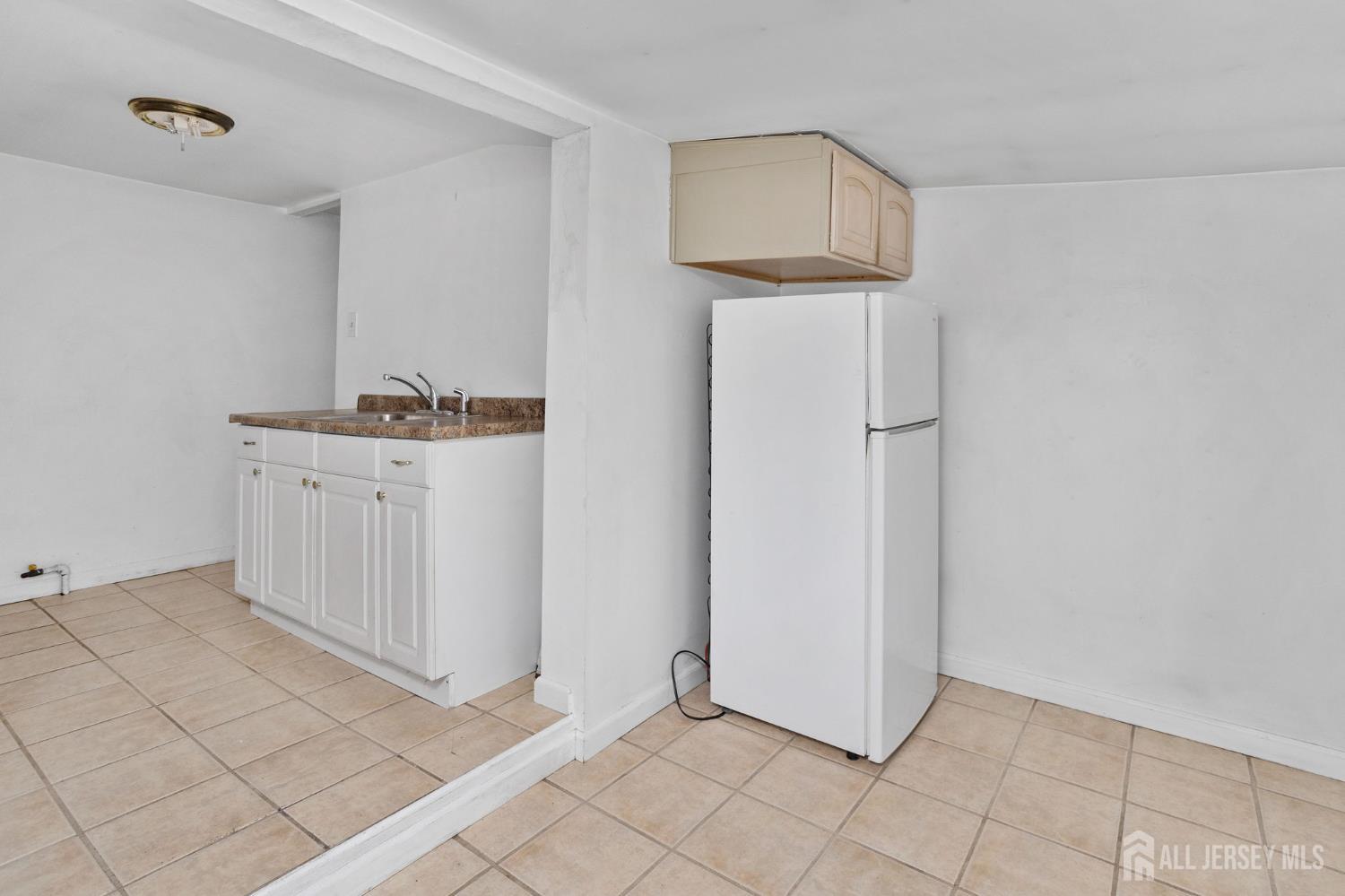 35 Melbourne, Woodbridge Proper, NJ, 07095