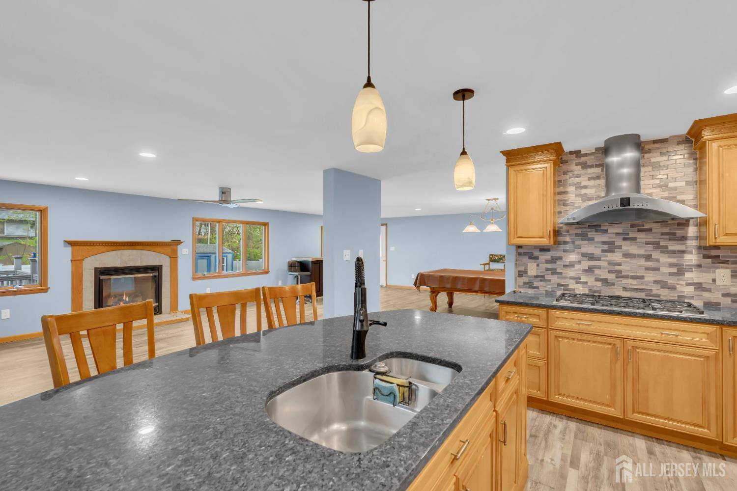17 Hollywood, Woodbridge Proper, NJ, 07095