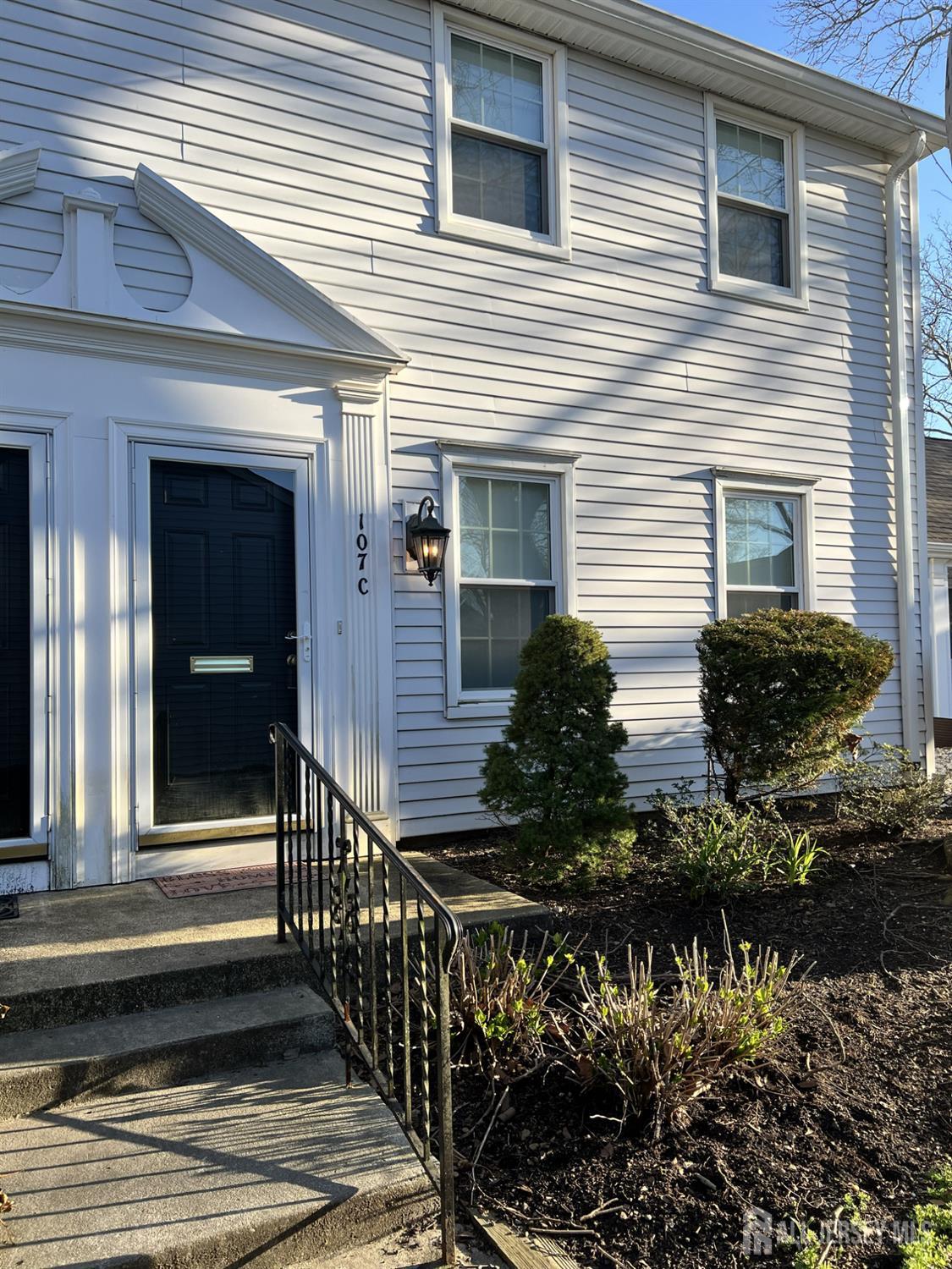 23 Twain, North Brunswick, NJ, 08902