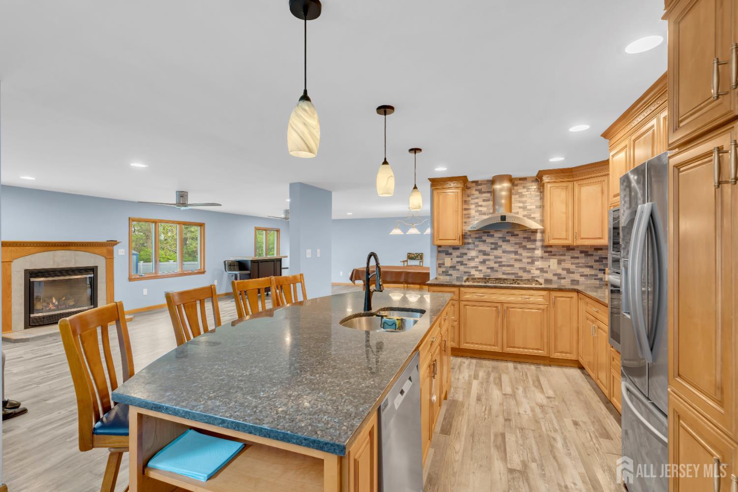 17 Hollywood, Woodbridge Proper, NJ, 07095
