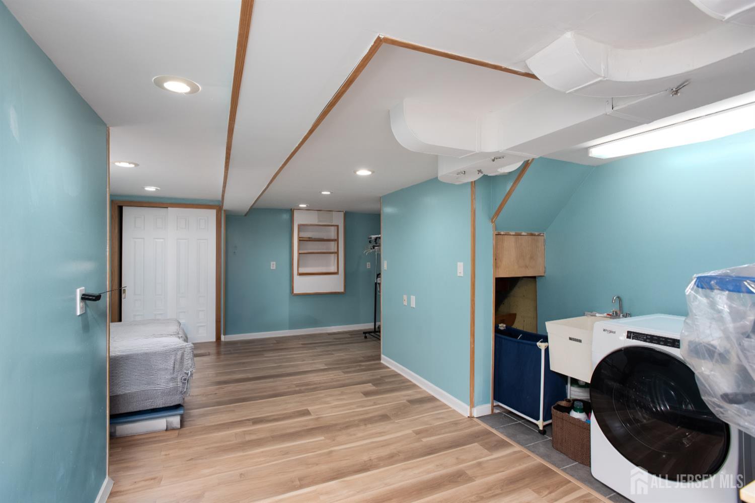 32 Robins, Metuchen, NJ, 08840