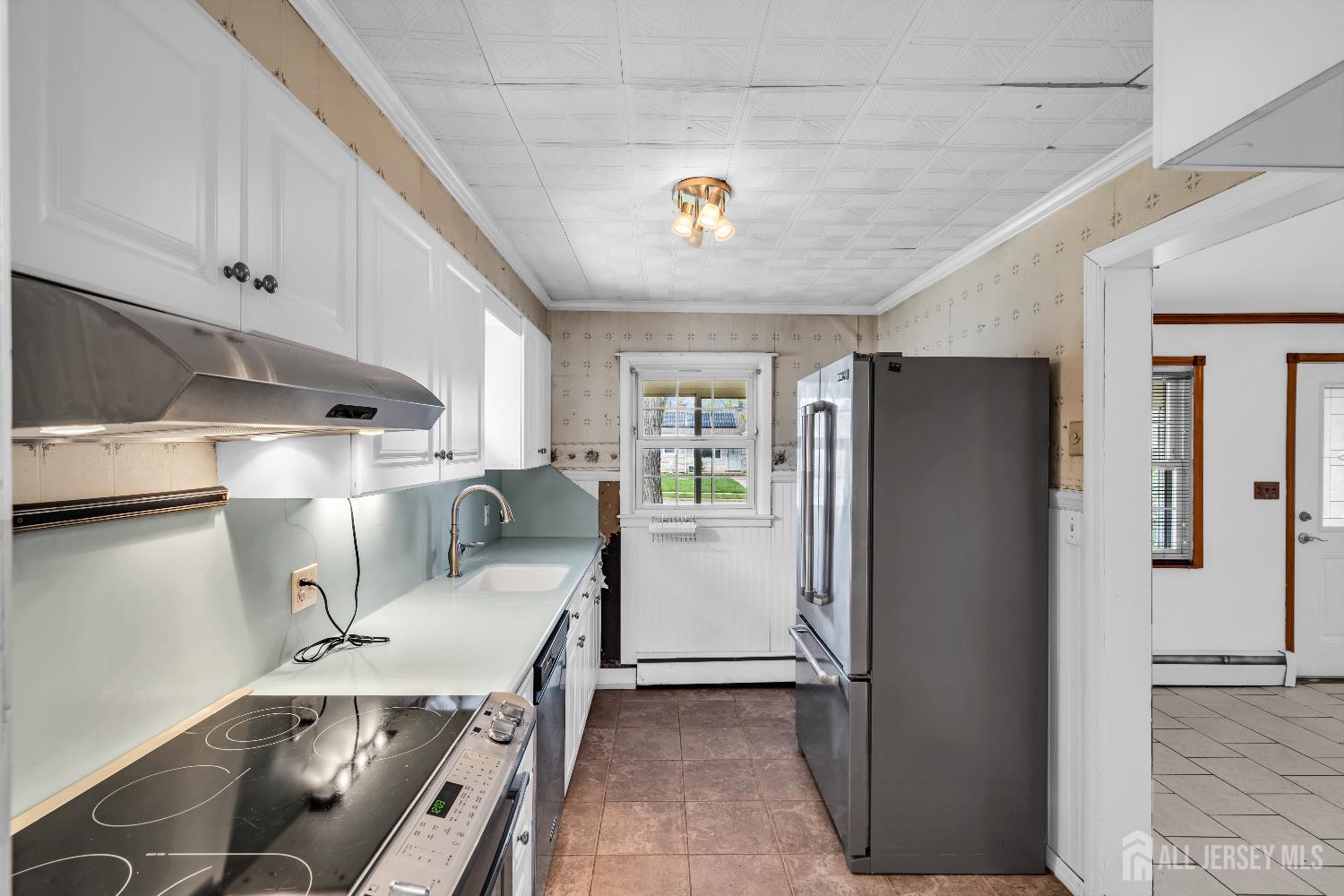 52 Walnut, Edison, NJ, 08817