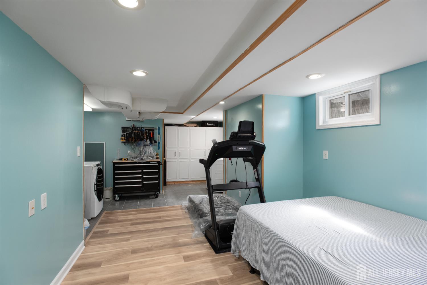 32 Robins, Metuchen, NJ, 08840