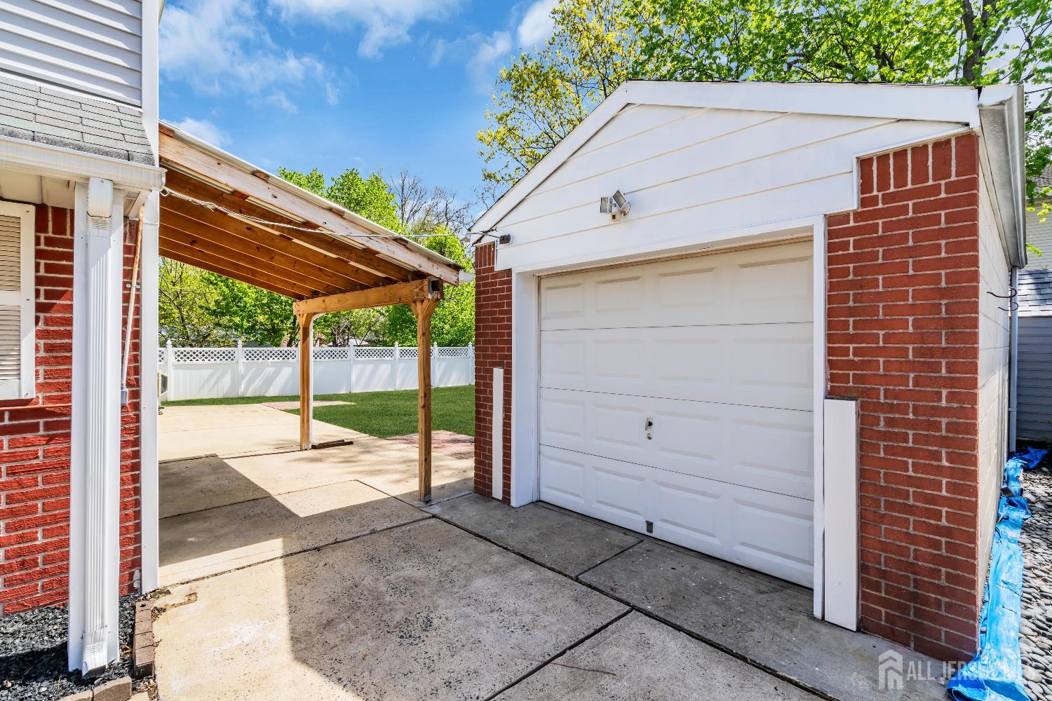 52 Walnut, Edison, NJ, 08817