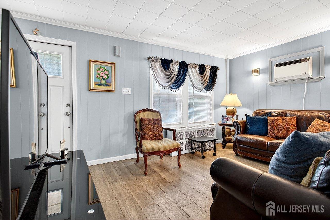 722 Livingston, North Brunswick, NJ, 08902