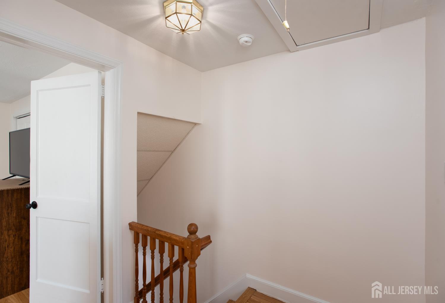 32 Robins, Metuchen, NJ, 08840