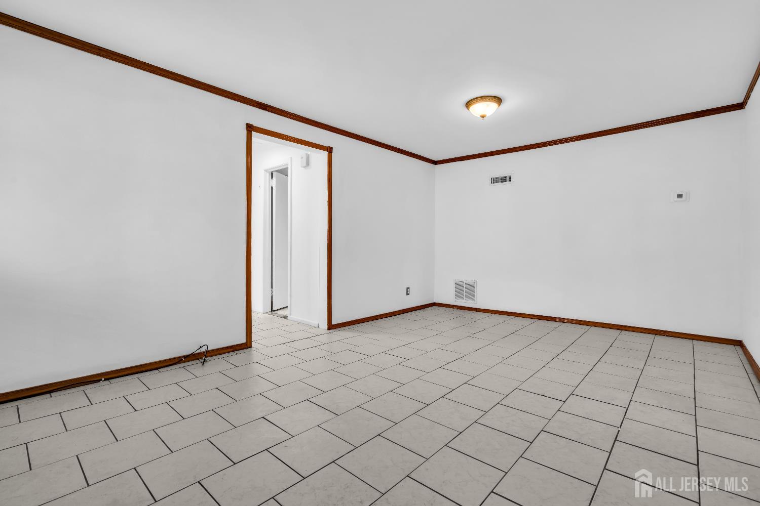 52 Walnut, Edison, NJ, 08817