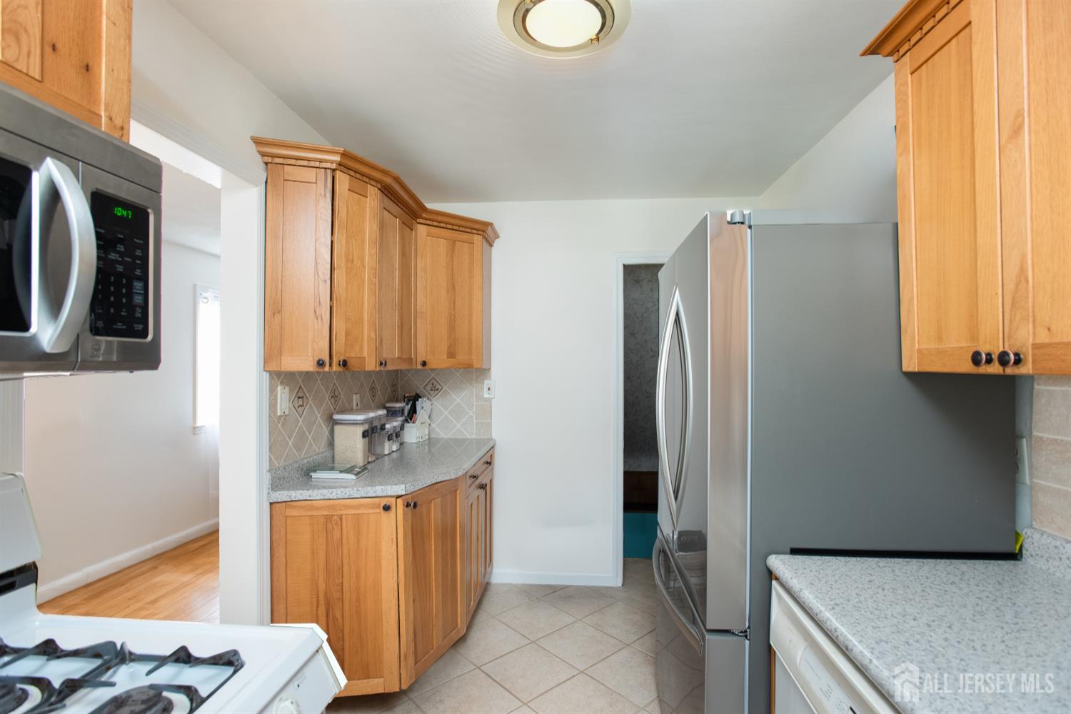 32 Robins, Metuchen, NJ, 08840