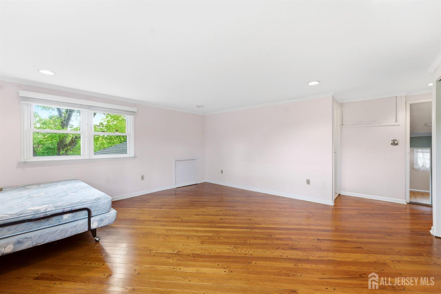 57 Mitchell, Piscataway, NJ, 08854