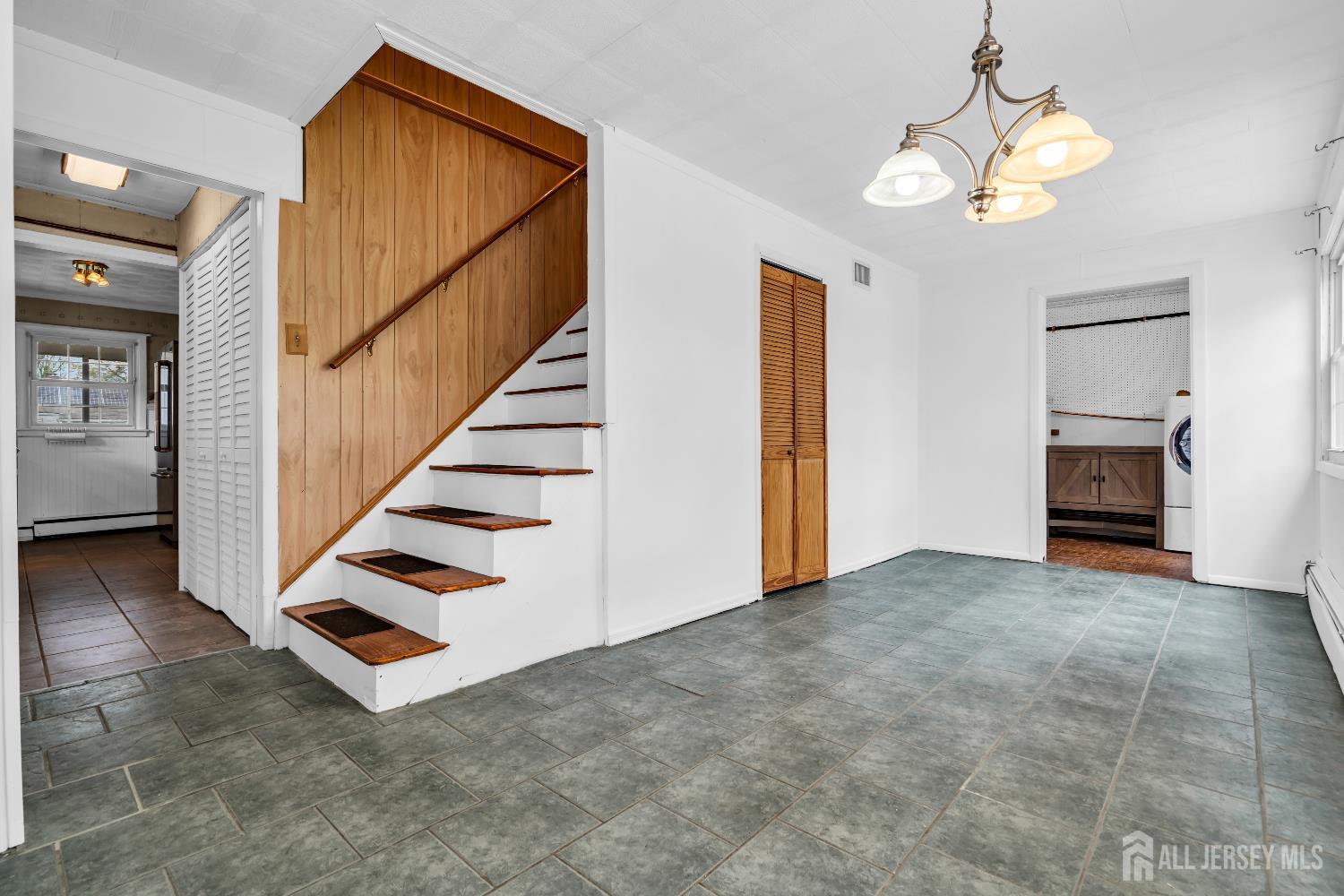 52 Walnut, Edison, NJ, 08817