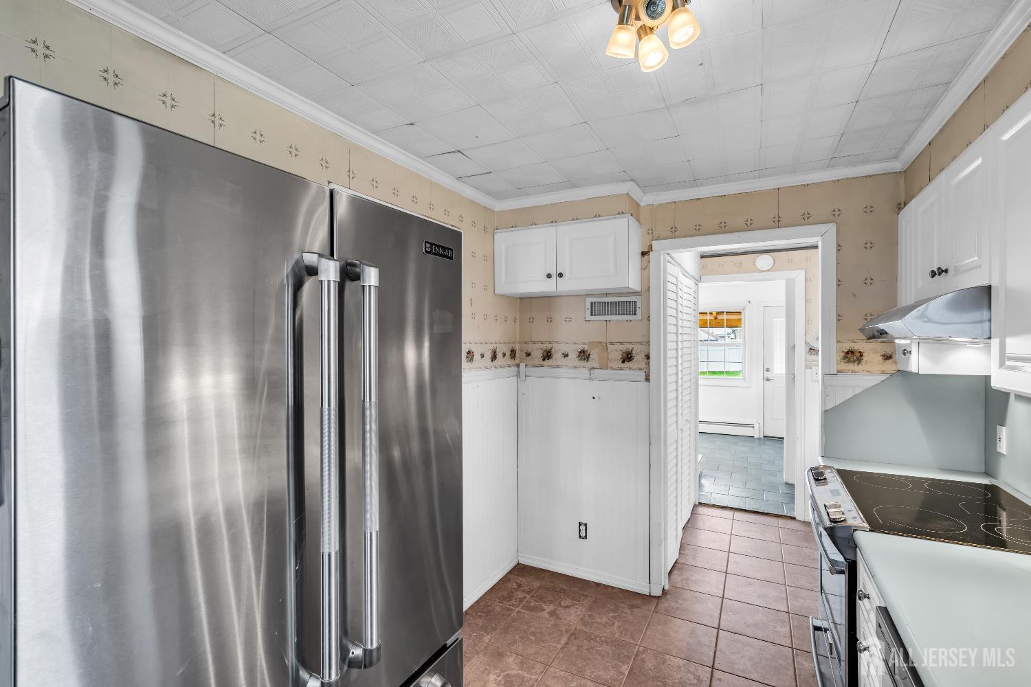 52 Walnut, Edison, NJ, 08817