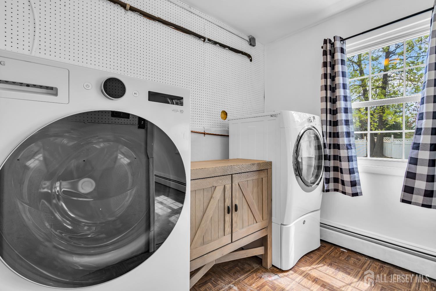 52 Walnut, Edison, NJ, 08817