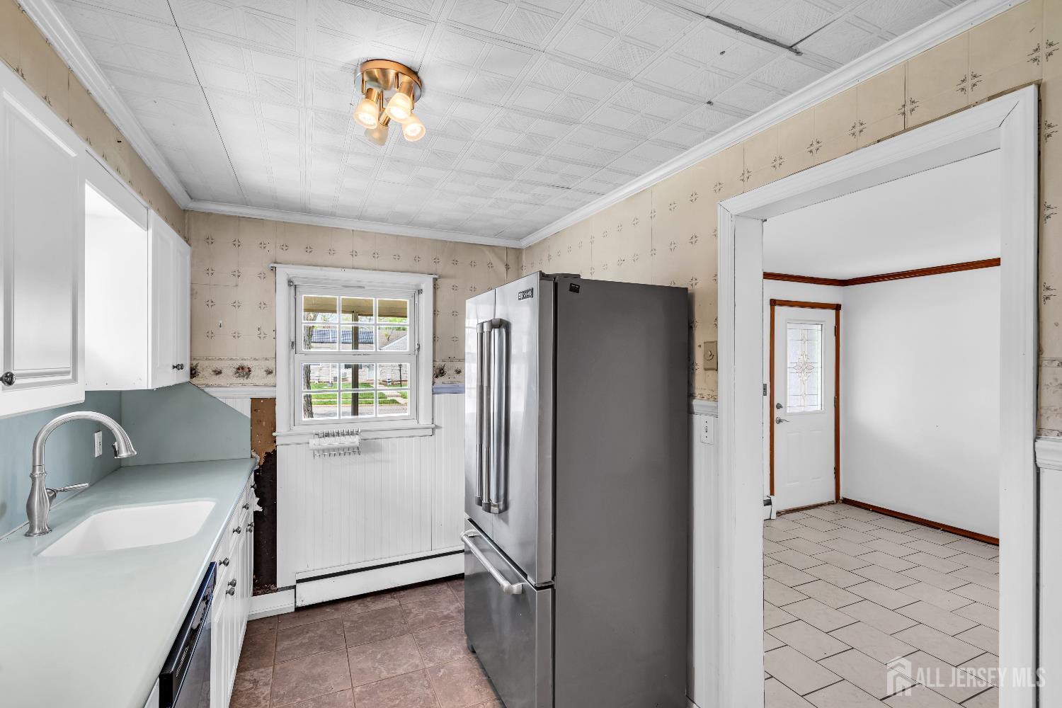 52 Walnut, Edison, NJ, 08817