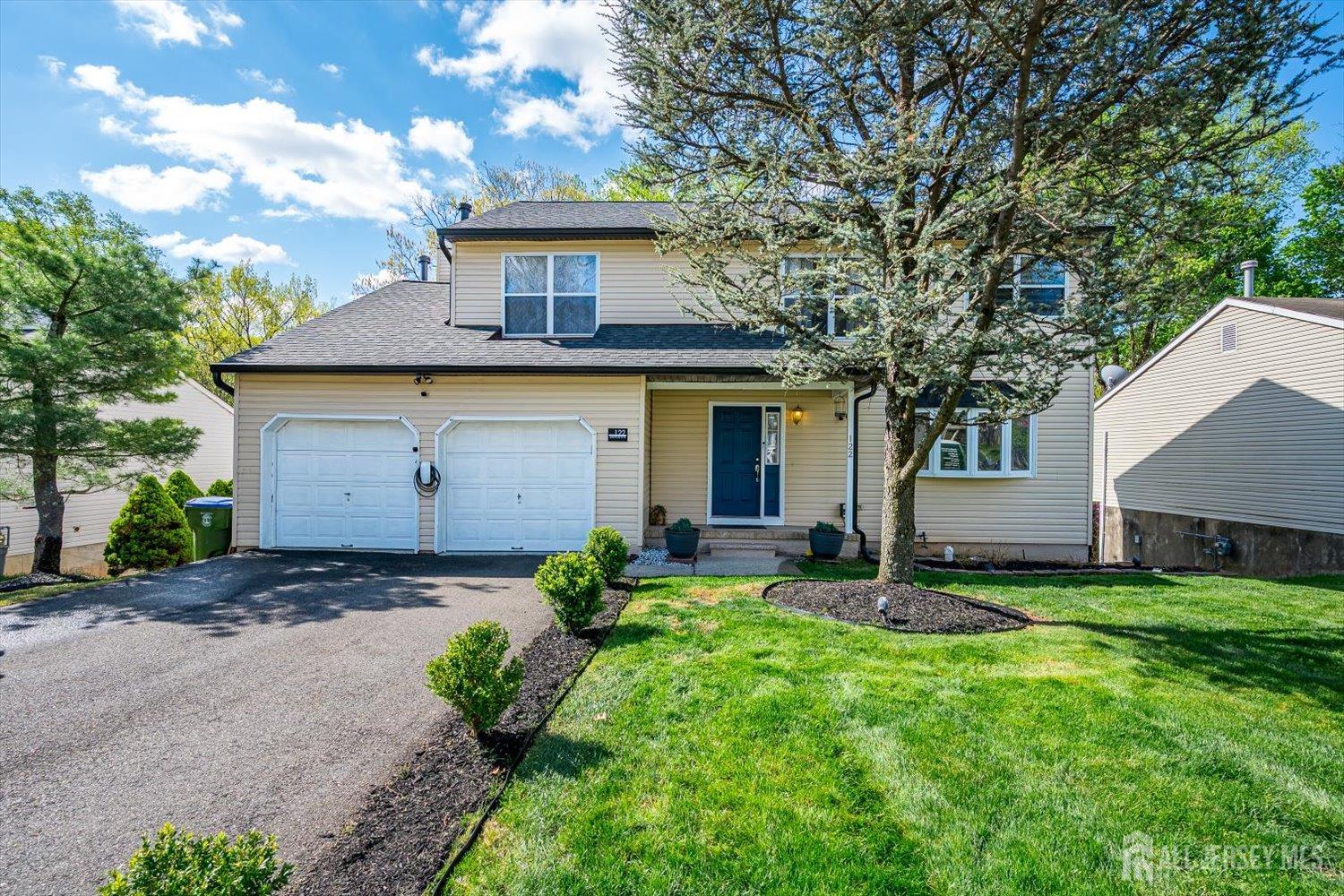 14 Remington Court, Farmingdale, NJ, 07727