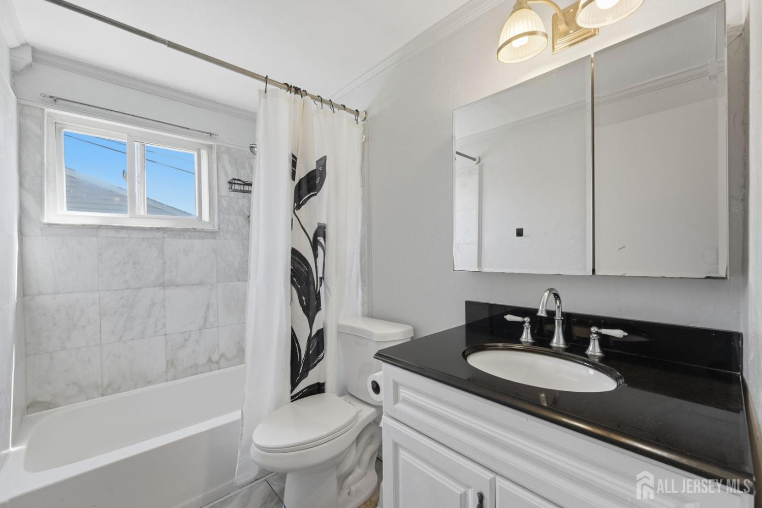 86 Westminster, Colonia, NJ, 07067