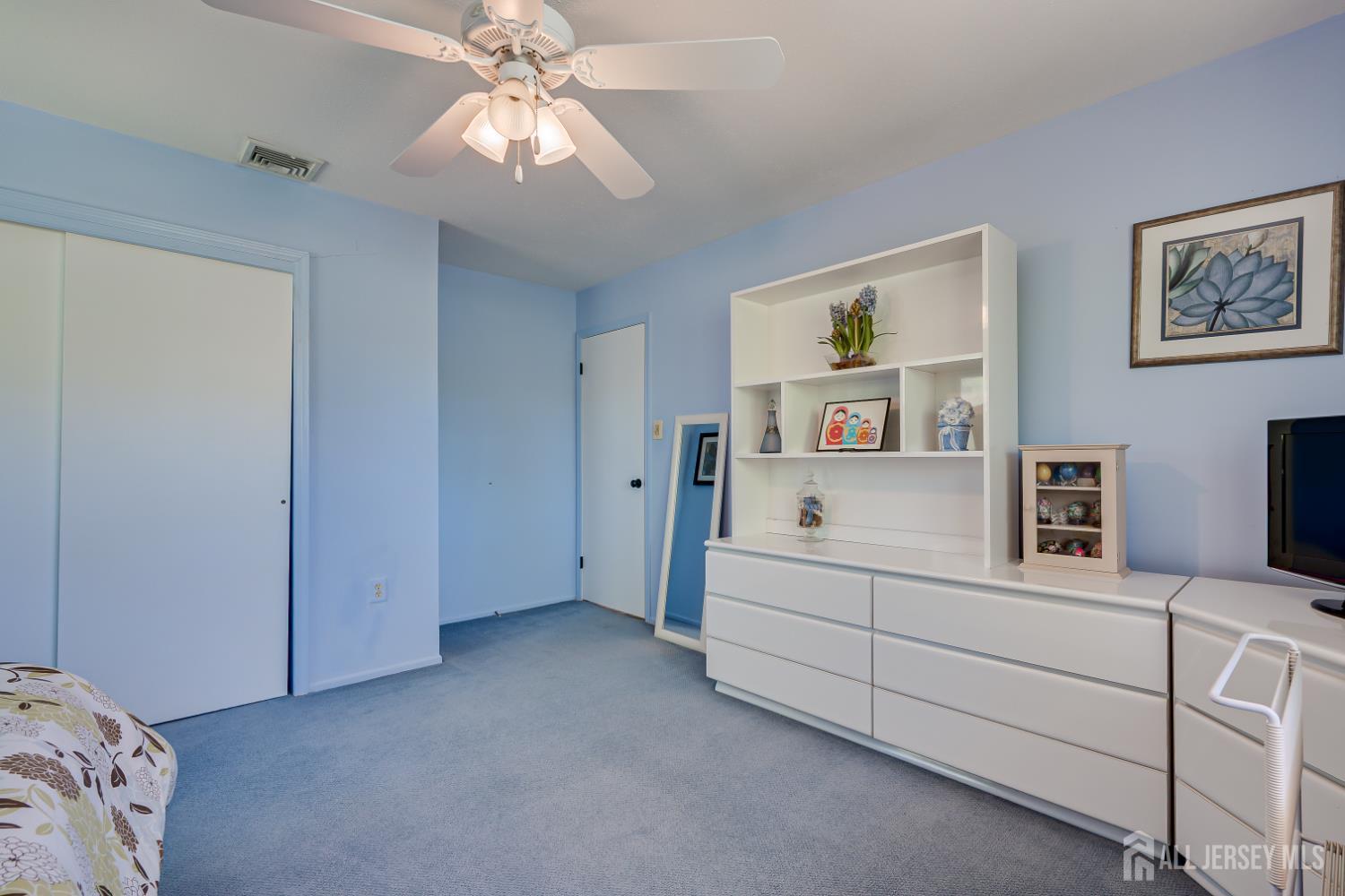 8 Woodmere, North Brunswick, NJ, 08902