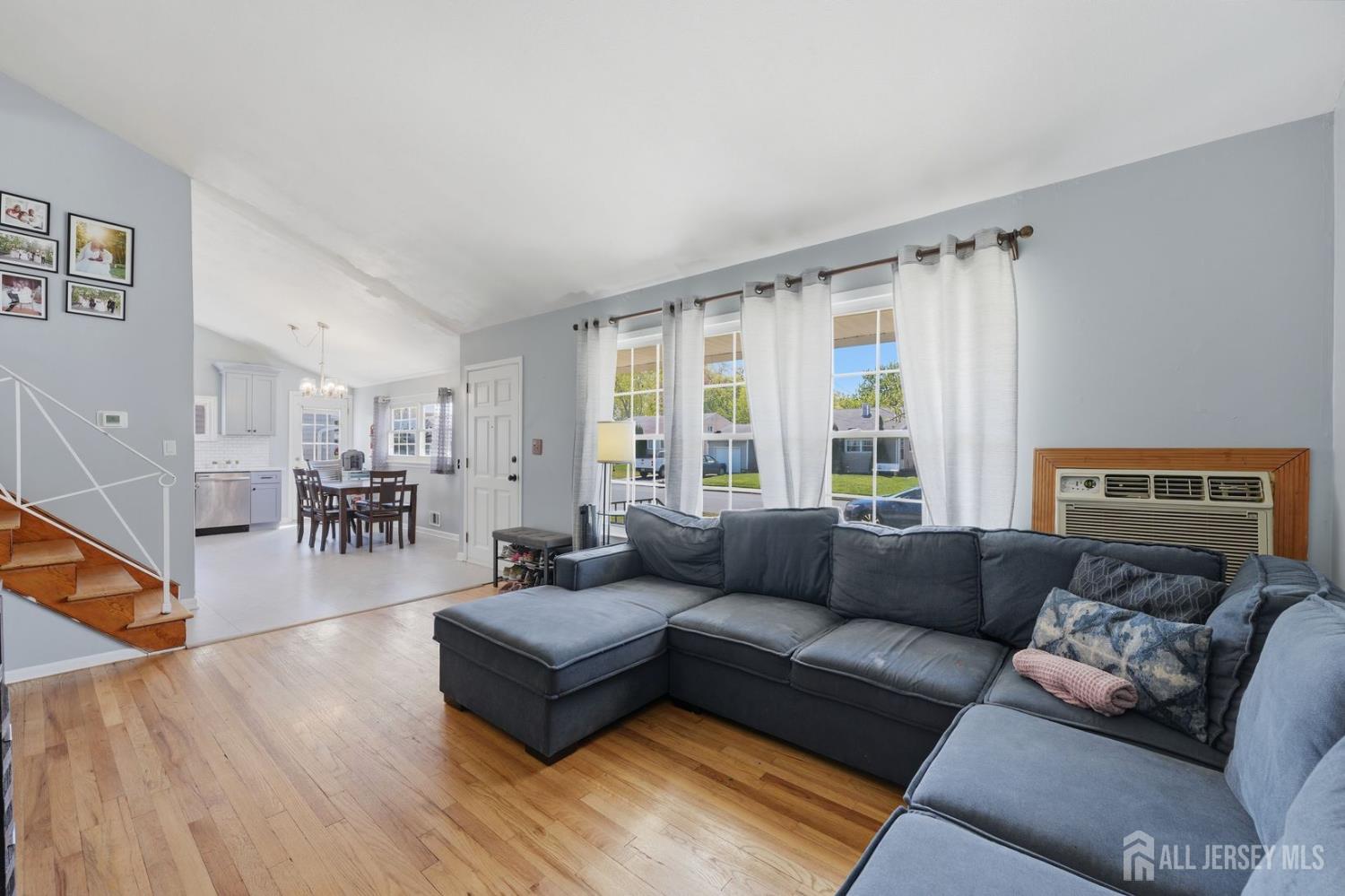 86 Westminster, Colonia, NJ, 07067