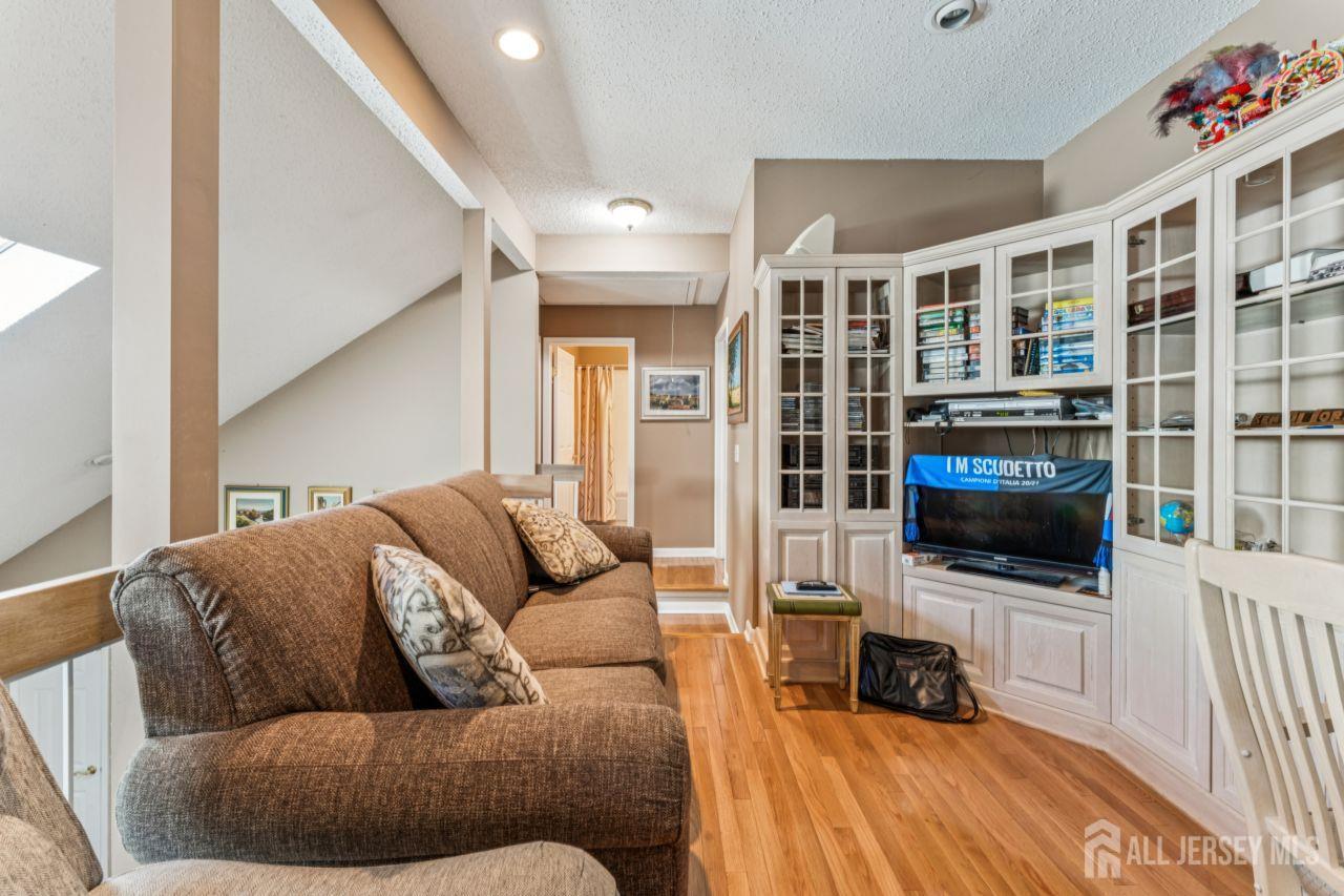 75 Linda, Edison, NJ, 08820