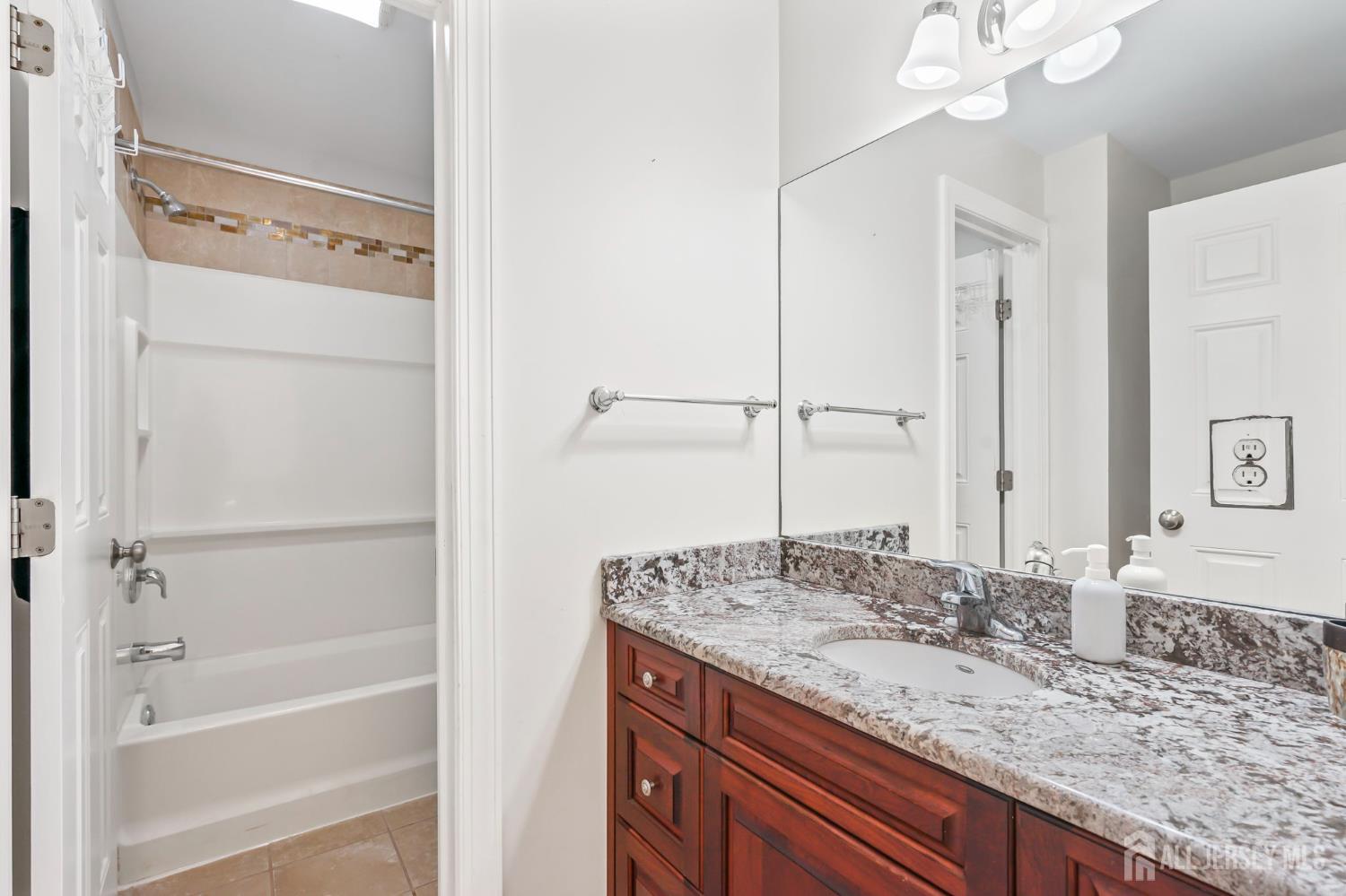 39 Friendship, Cranbury, NJ, 08512