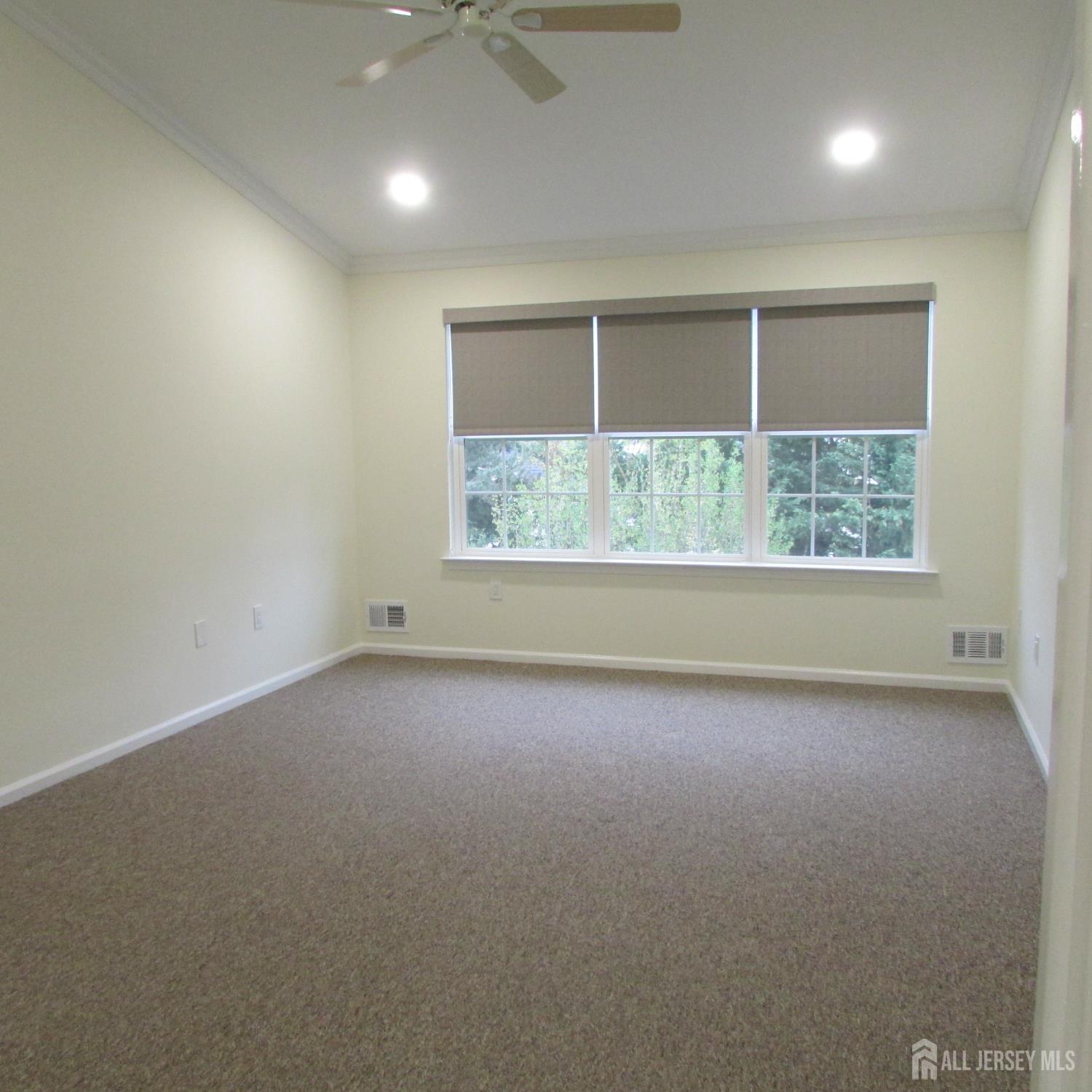 29 Tall Oaks, Parlin, NJ, 08859