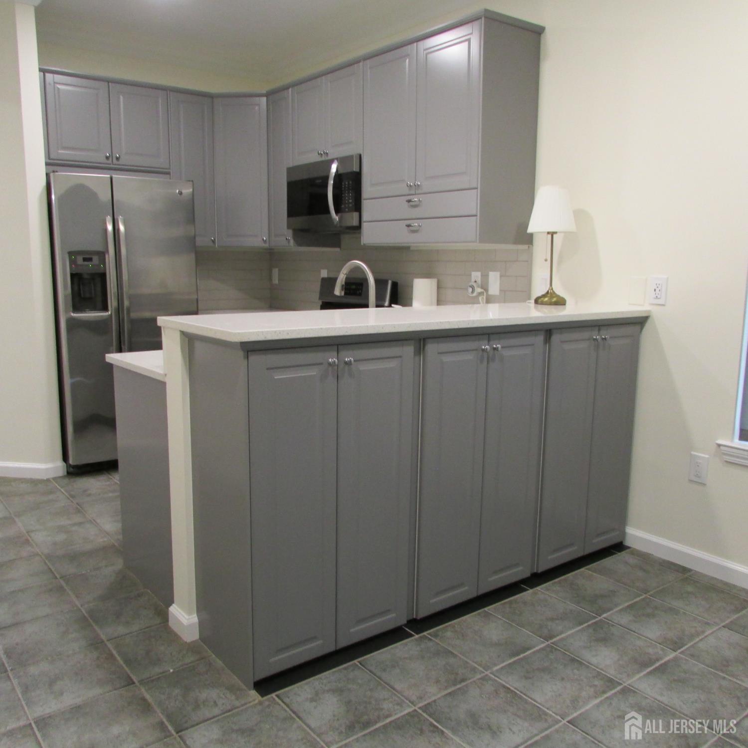 29 Tall Oaks, Parlin, NJ, 08859