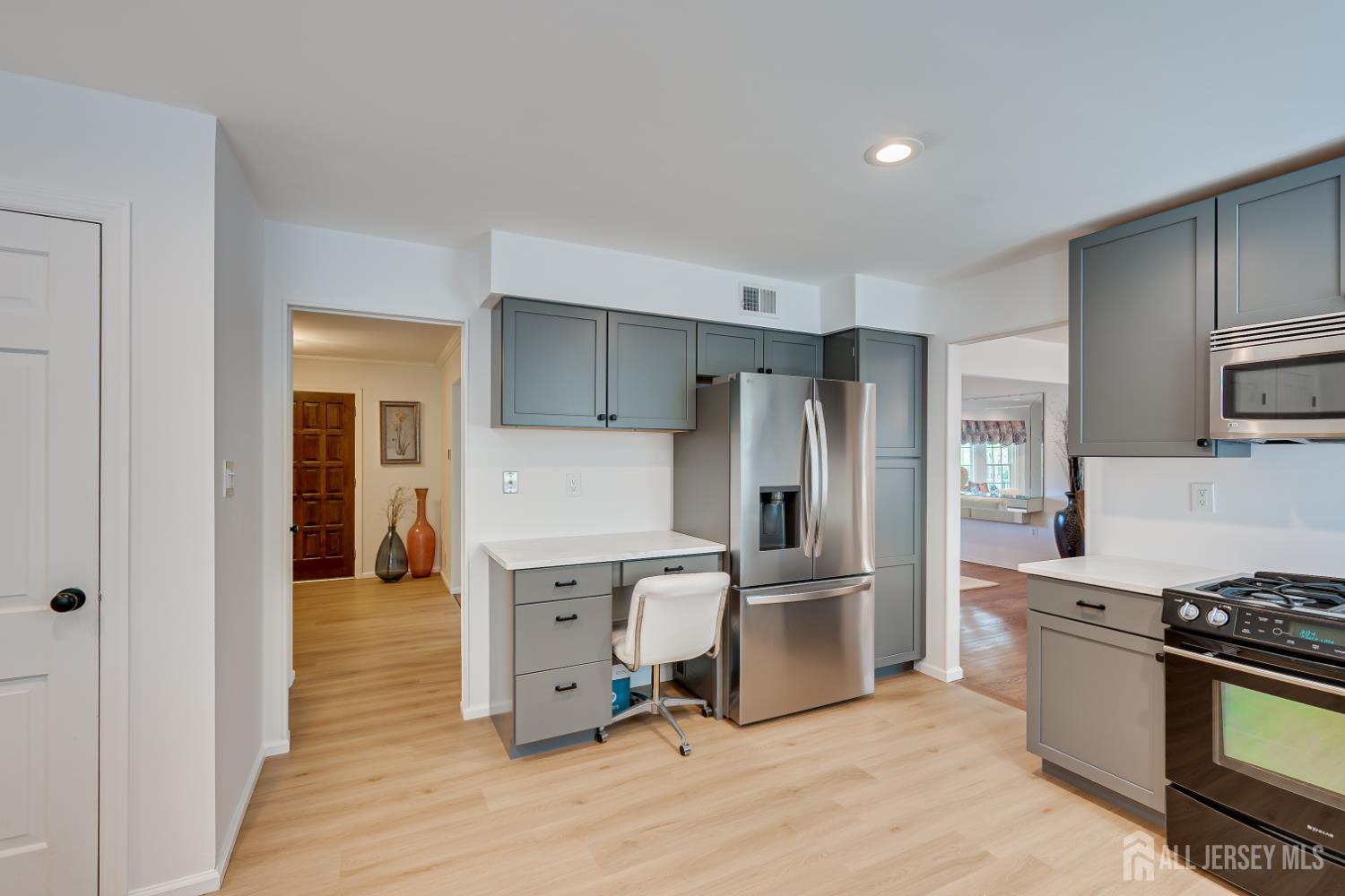 8 Woodmere, North Brunswick, NJ, 08902