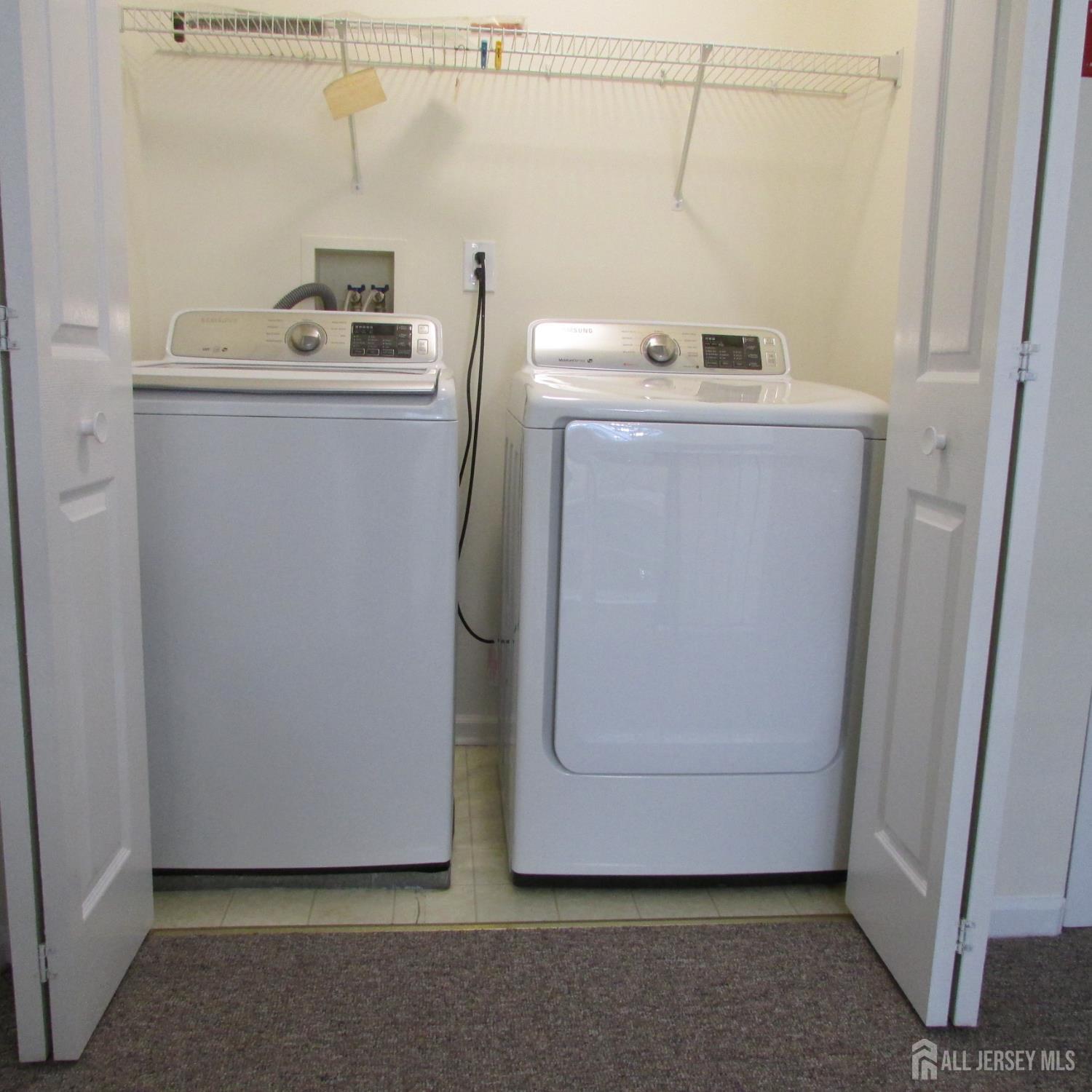 29 Tall Oaks, Parlin, NJ, 08859