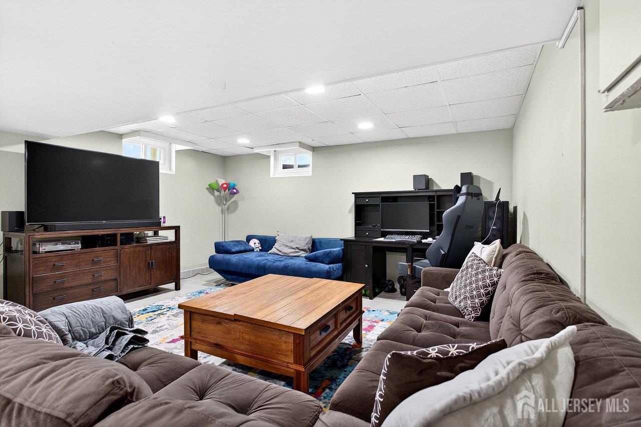 43 Buttonwood, Sayreville, NJ, 08859