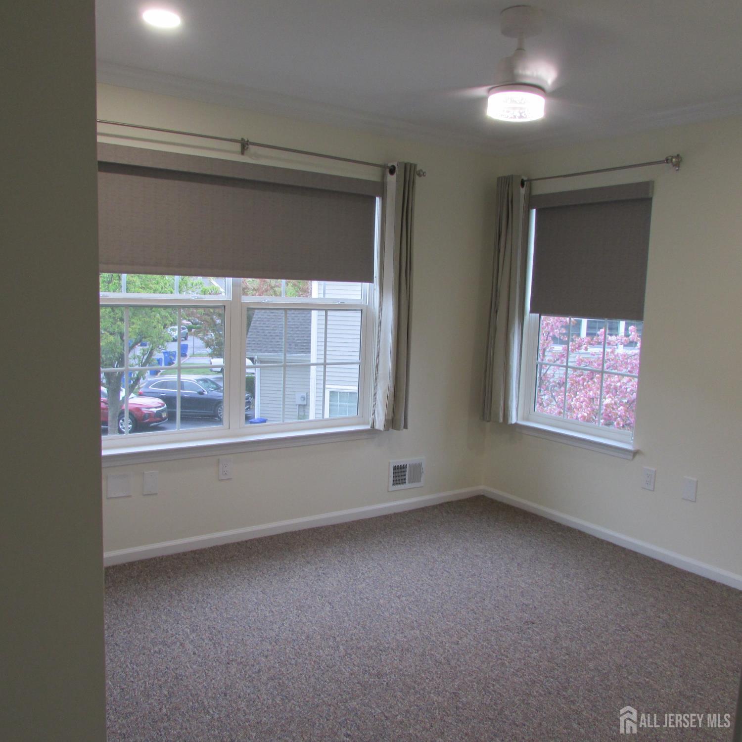 29 Tall Oaks, Parlin, NJ, 08859