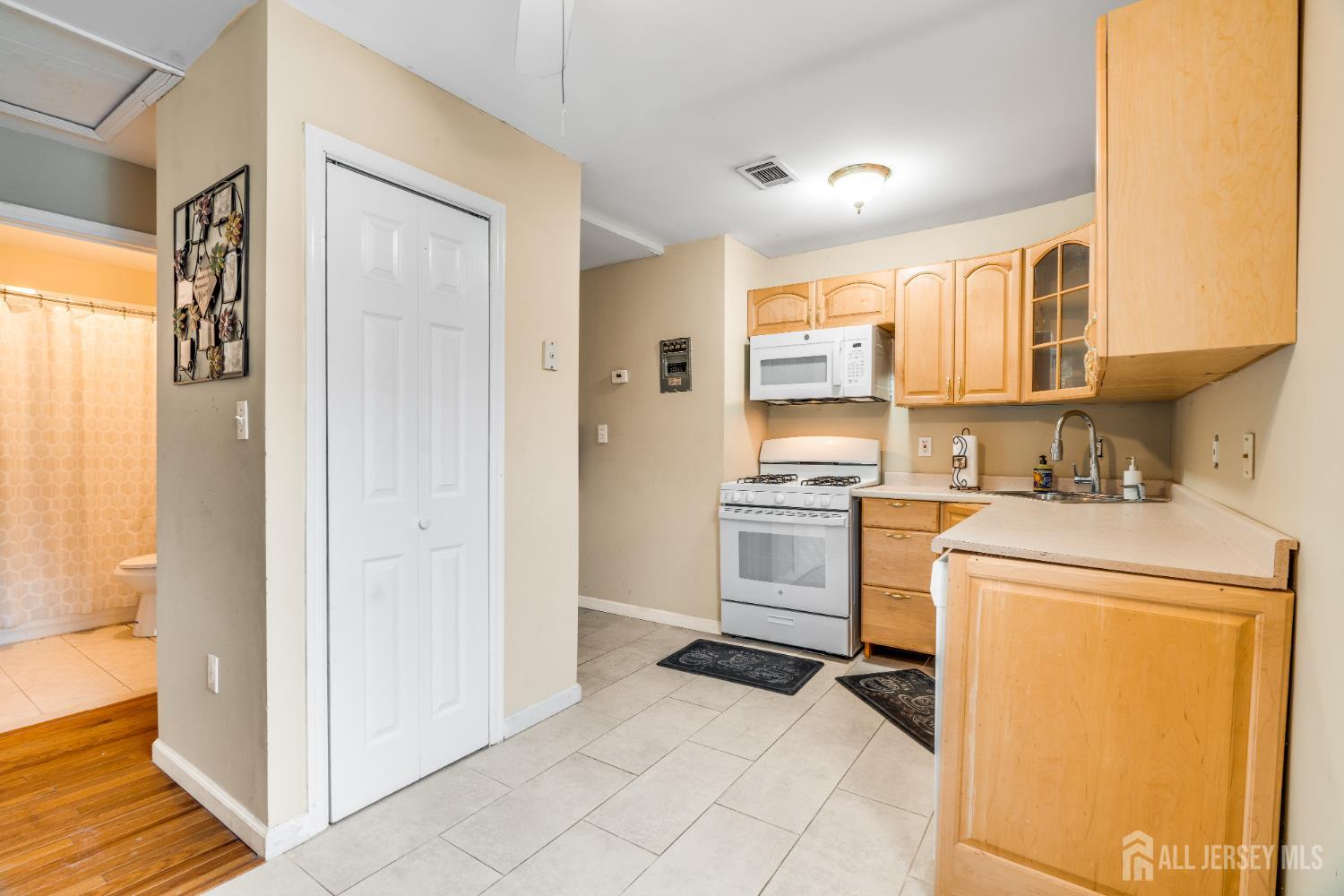 2502 Linder, North Brunswick, NJ, 08902