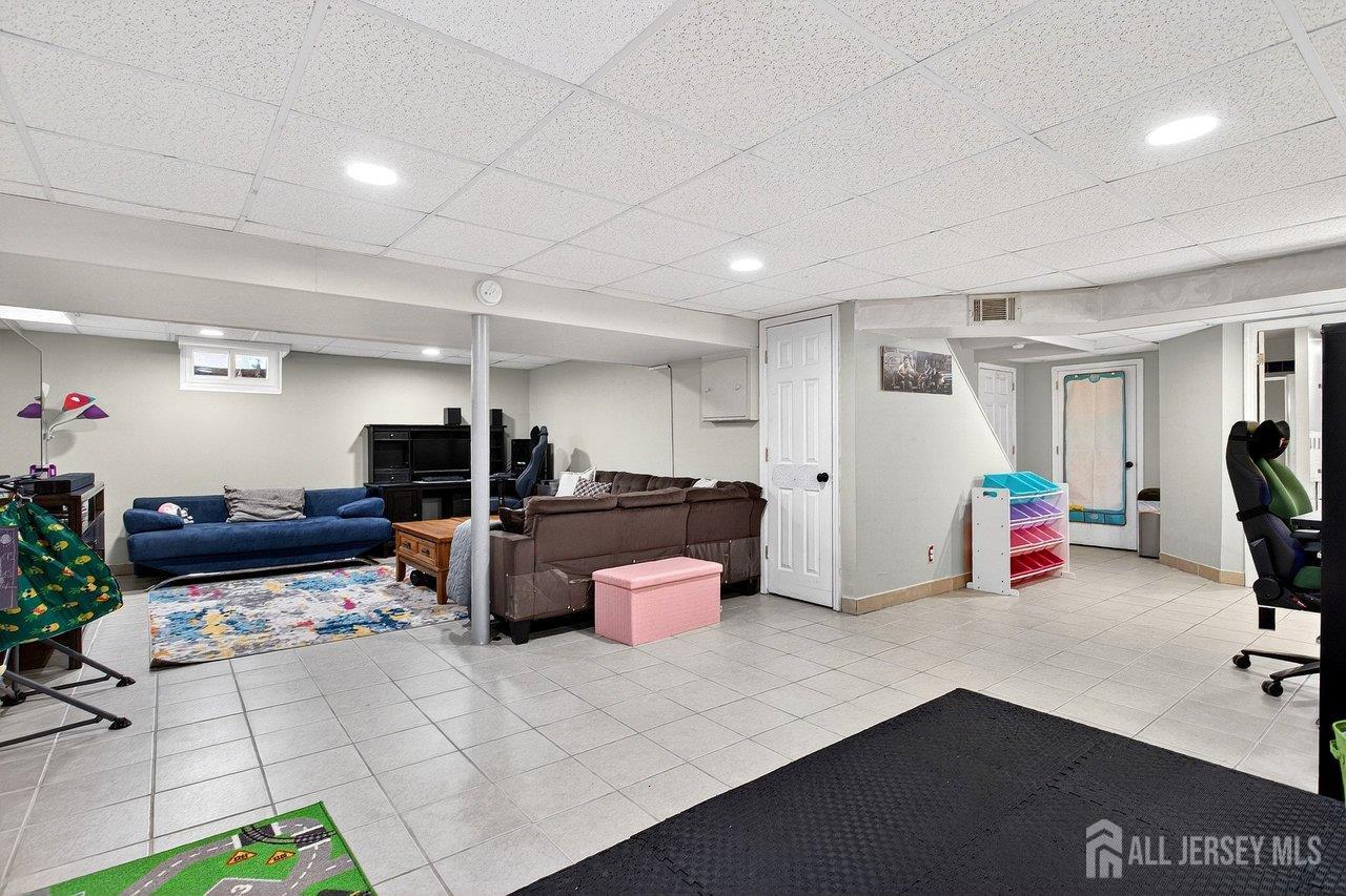 43 Buttonwood, Sayreville, NJ, 08859